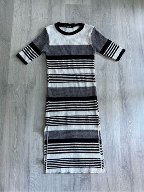 Boohoo Black & White Ribbed Crewneck Top